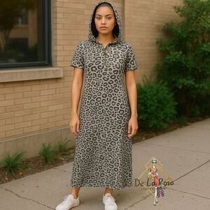 ✨ CLEARANCE SALE✨ Melissa Masse Leopard Print Hooded Maxi Dress S